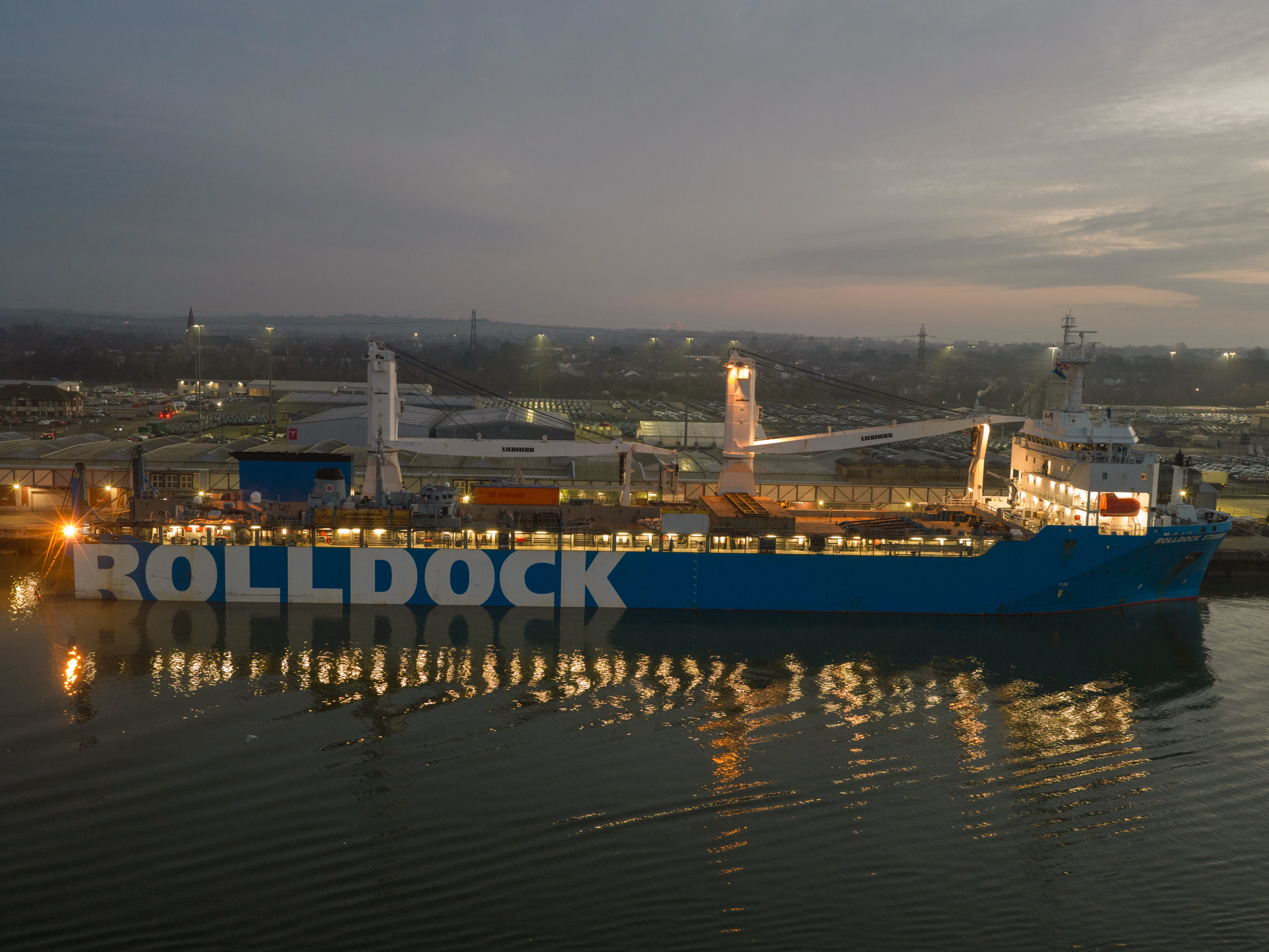 HMS Middleton Refloating Operation at The Port of Southampton - Image 7