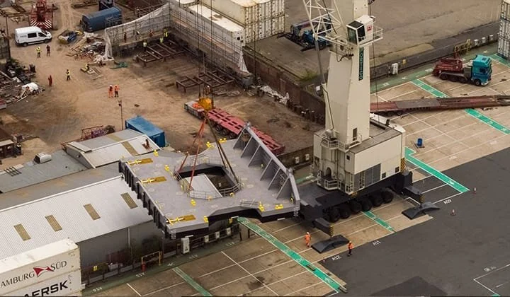 Drone video of heavy cargo lifting at Portico Shipping - Image 2