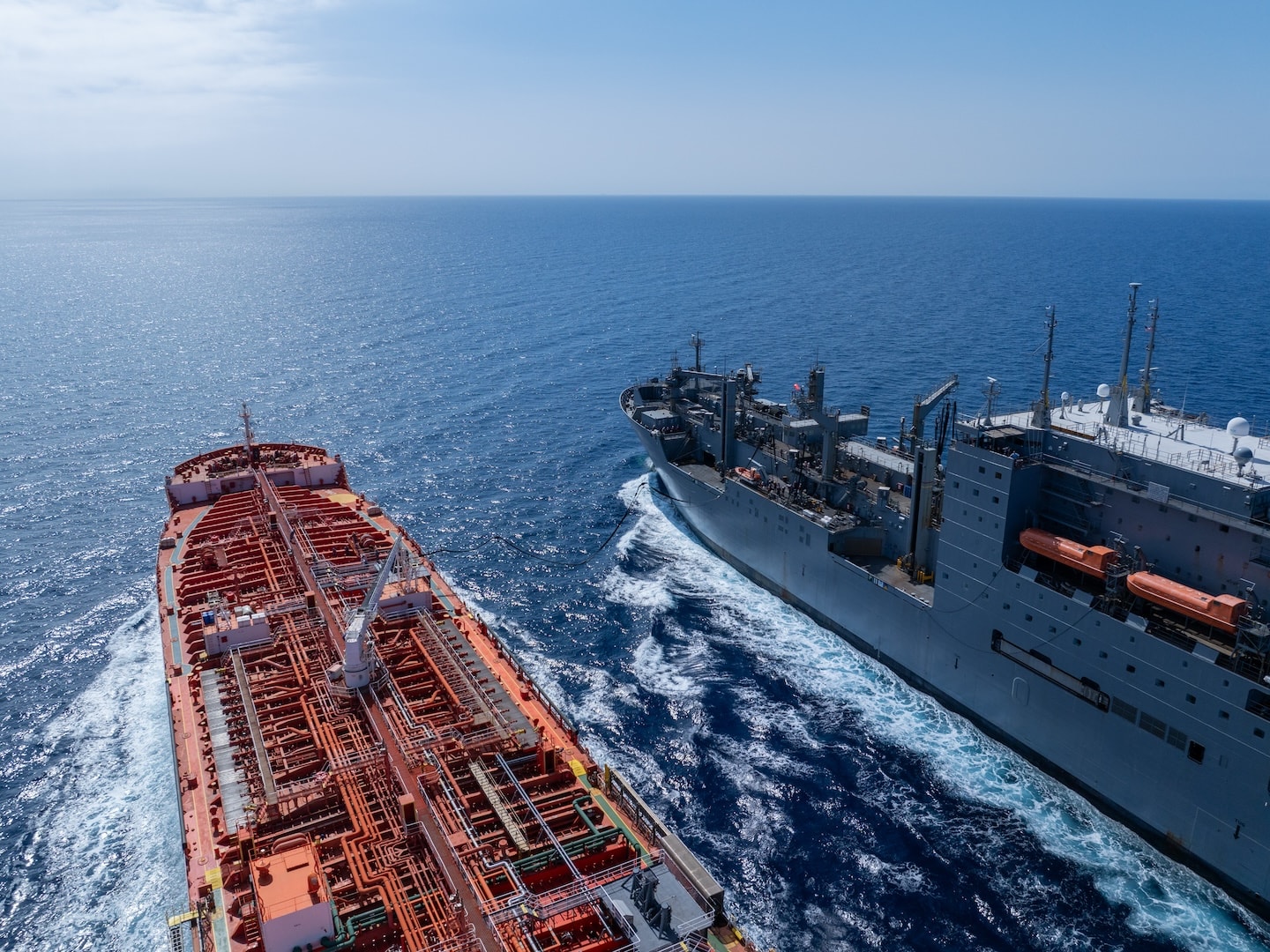 US/UK naval collaboration: refuelling at sea - Image 5