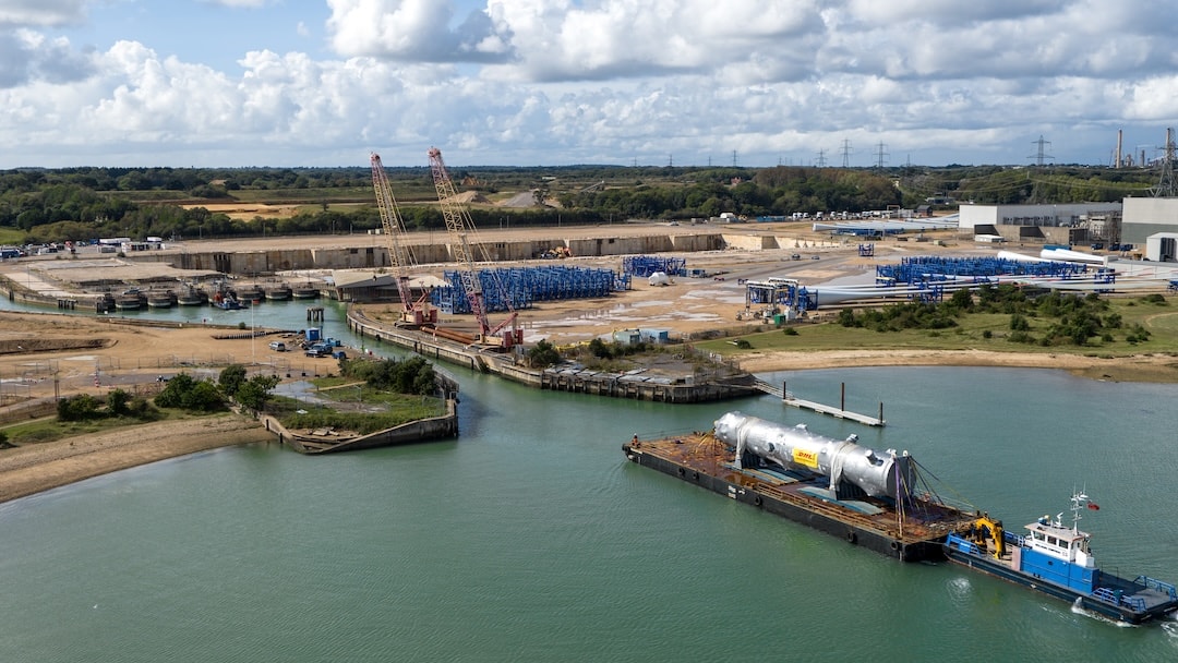 8 days, 2,100 tonnes: Southampton oil refinery expansion with DHL - Image 6