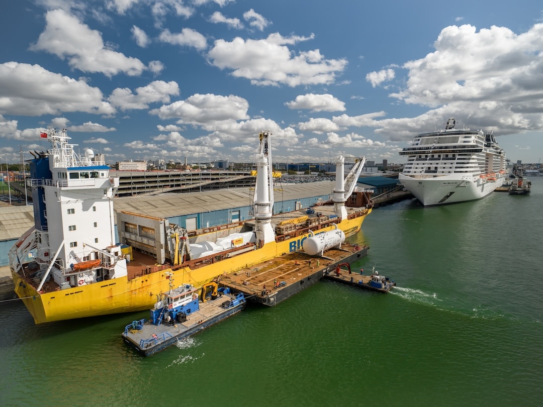 8 days, 2,100 tonnes: Southampton oil refinery expansion with DHL - Image 14